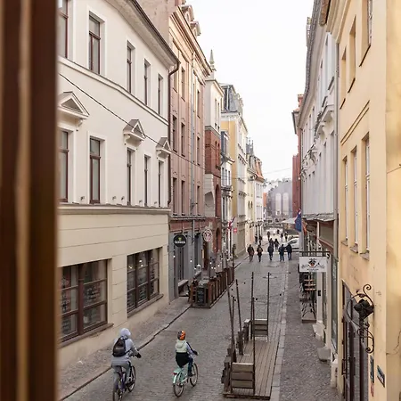 Skunu 10 Old Town